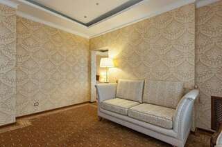 Гостиница Royal Hotel SPA & Wellness Ярославль Двухкомнатный люкс-4