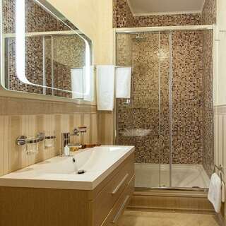 Гостиница Royal Hotel SPA & Wellness Ярославль Люкс-4