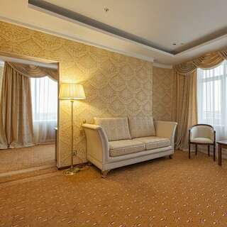 Гостиница Royal Hotel SPA & Wellness Ярославль Люкс-3