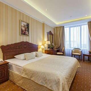 Гостиница Royal Hotel SPA & Wellness Ярославль Стандарт с одной большой кроватью-2