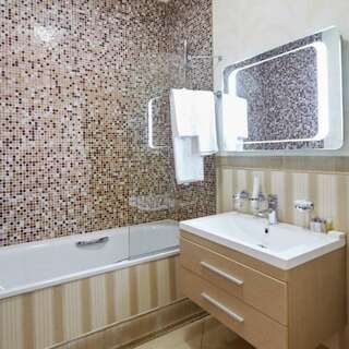 Гостиница Royal Hotel SPA & Wellness Ярославль Стандарт с одной большой кроватью-3