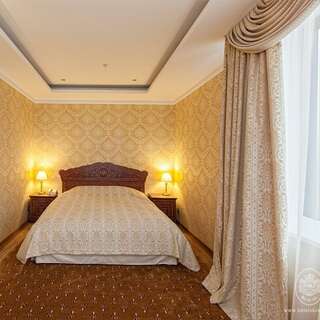 Гостиница Royal Hotel SPA & Wellness Ярославль Люкс-1